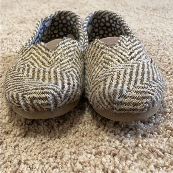 Toms - Picture 3 of 4